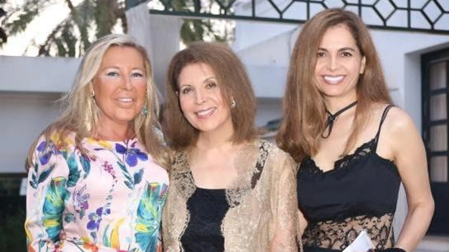 Sofía de Borbón y Mateos, Massumeh y Nasrin Zhiyan