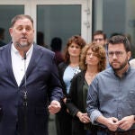 El presidente de ERC, Oriol Junqueras (i) y el presidente de la Generalitat, Pere Aragonès (d)