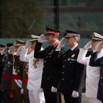 El ya ex comisario jefe de Mossos, Josep Maria Estela, en el centro de la imagen