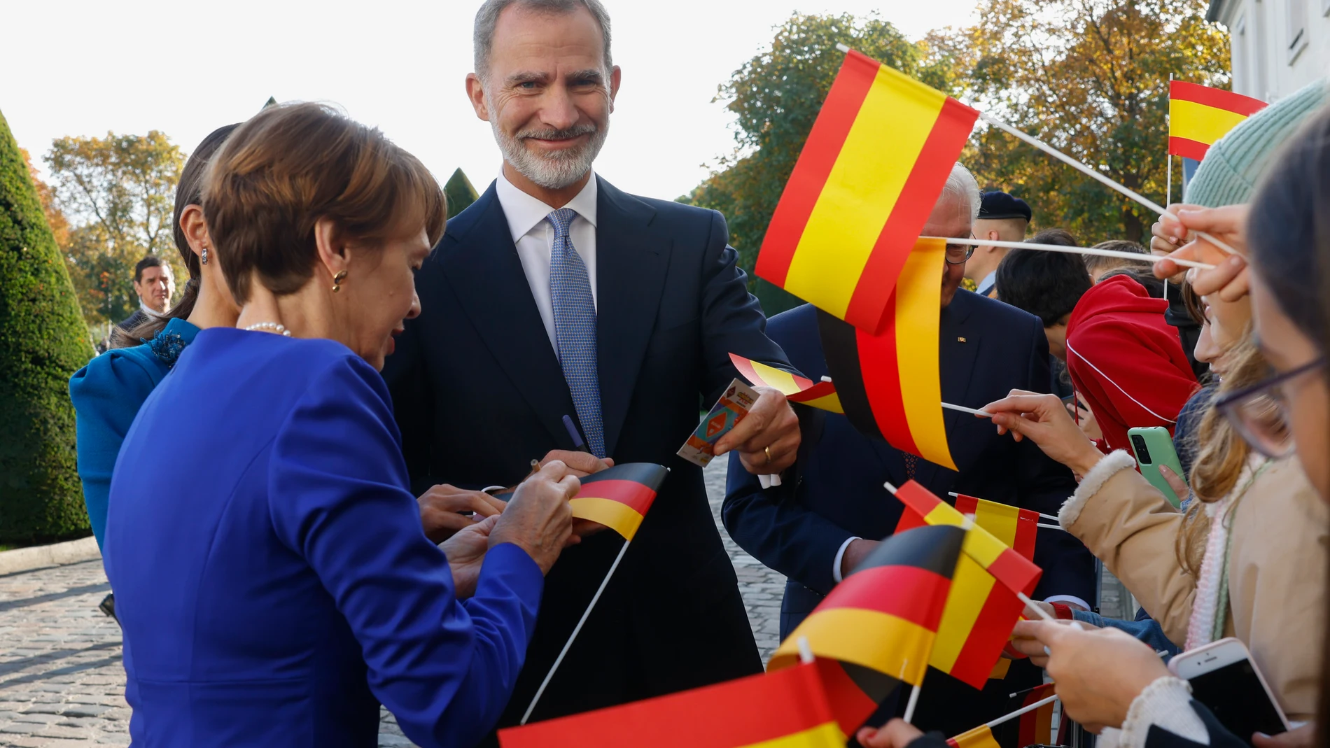 Berlin El Rey Calurosa bienvenida de unos escolares a los Reyes en el Palacio ...