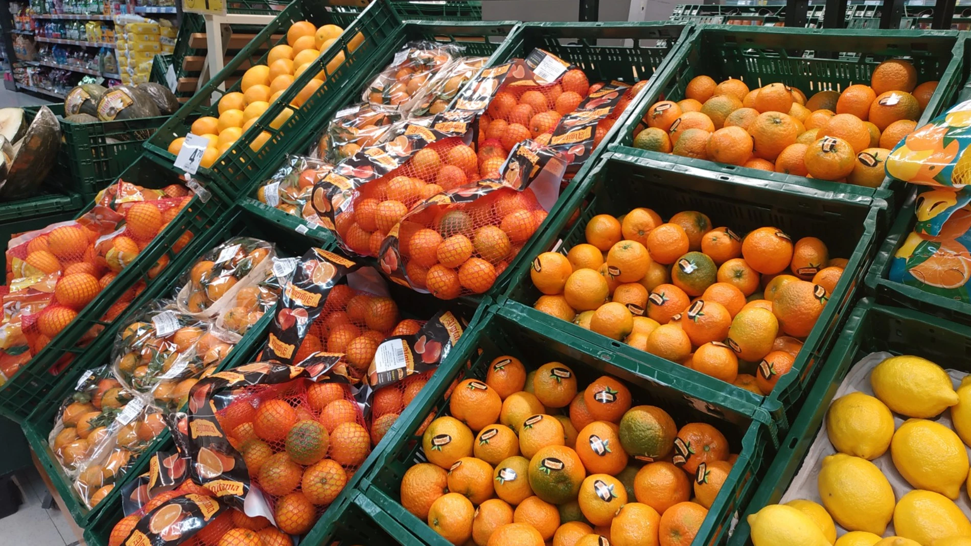 Imagen de los productos en la frutería de Consum