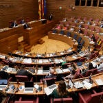 Vista general del pleno de Les Corts Valencianes