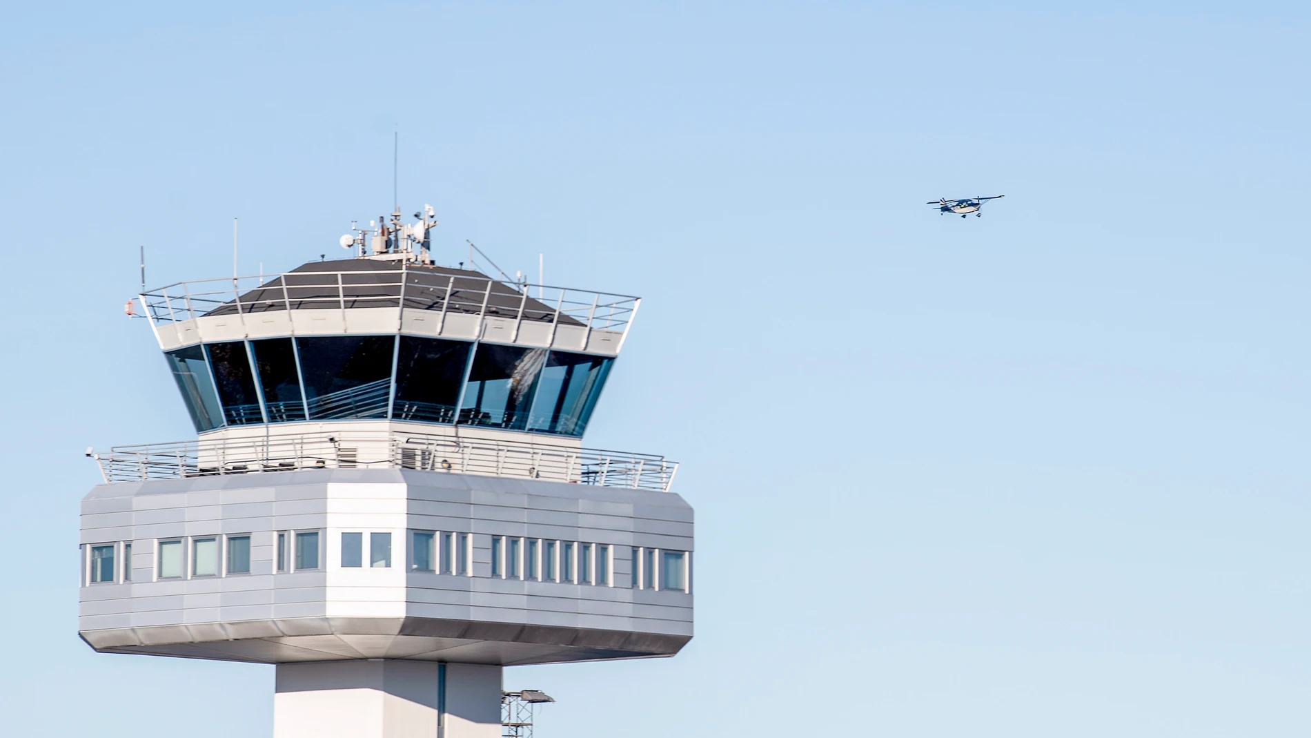 El aeropuerto de Flesland, en la ciudad noruega de Bergen, fue cerrado esta mañana tras detectarse un dron