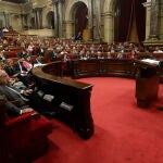El presidente de Junts en el Parlament, Albert Batet, ante el pleno