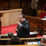 El conseller de Interior, Joan Ignasi Elena, interviene durante una sesión de control en el Pleno del Parlament, a 19 de octubre de 2022, en Barcelona.David Zorrakino/Europa Press.