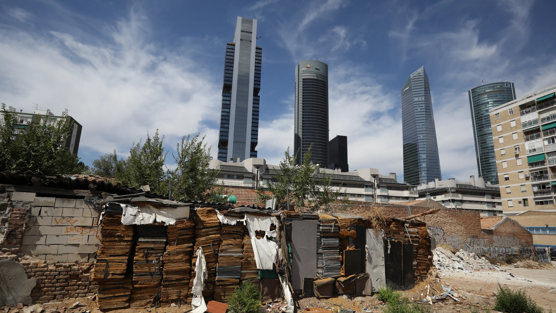 Un asentamiento chabolista junto a la Estación de Chamartín, al norte de Madrid