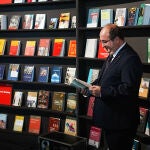 El ministro de Cultura y Deporte, Miquel Iceta, en la Feria del Libro de Fráncfort