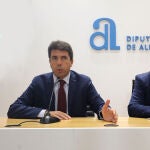 El presidente de la institución provincial, Carlos Mazón, junto al diputado de Desarrollo Económico, Sebastián Cañadas