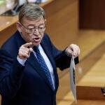 El president de la Generalitat, Ximo Puig, durante su intervención en la sesión de control del pleno de Les Corts