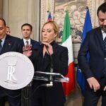 Giorgia Meloni, Matteo Salvini y Silvio Berlusconi tras la reunión con el presidente Sergio Mattarella