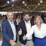 Joaquín Segado, Fernando López Miras, y Noelia Arroyo, en el acto de la Junta Directiva junto a más de 400 afiliados del PP en Cartagena
