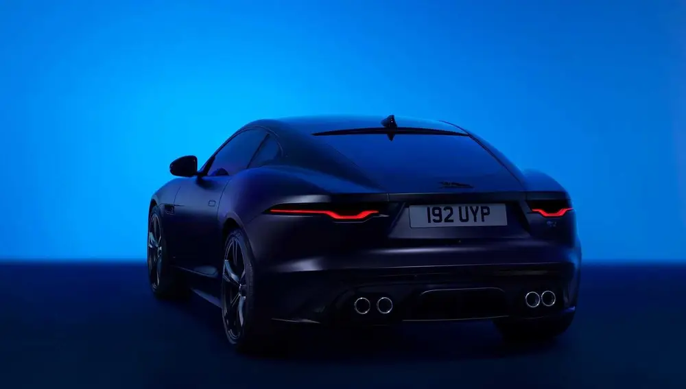 La edición especial está disponible en versión coupé o descapotable.