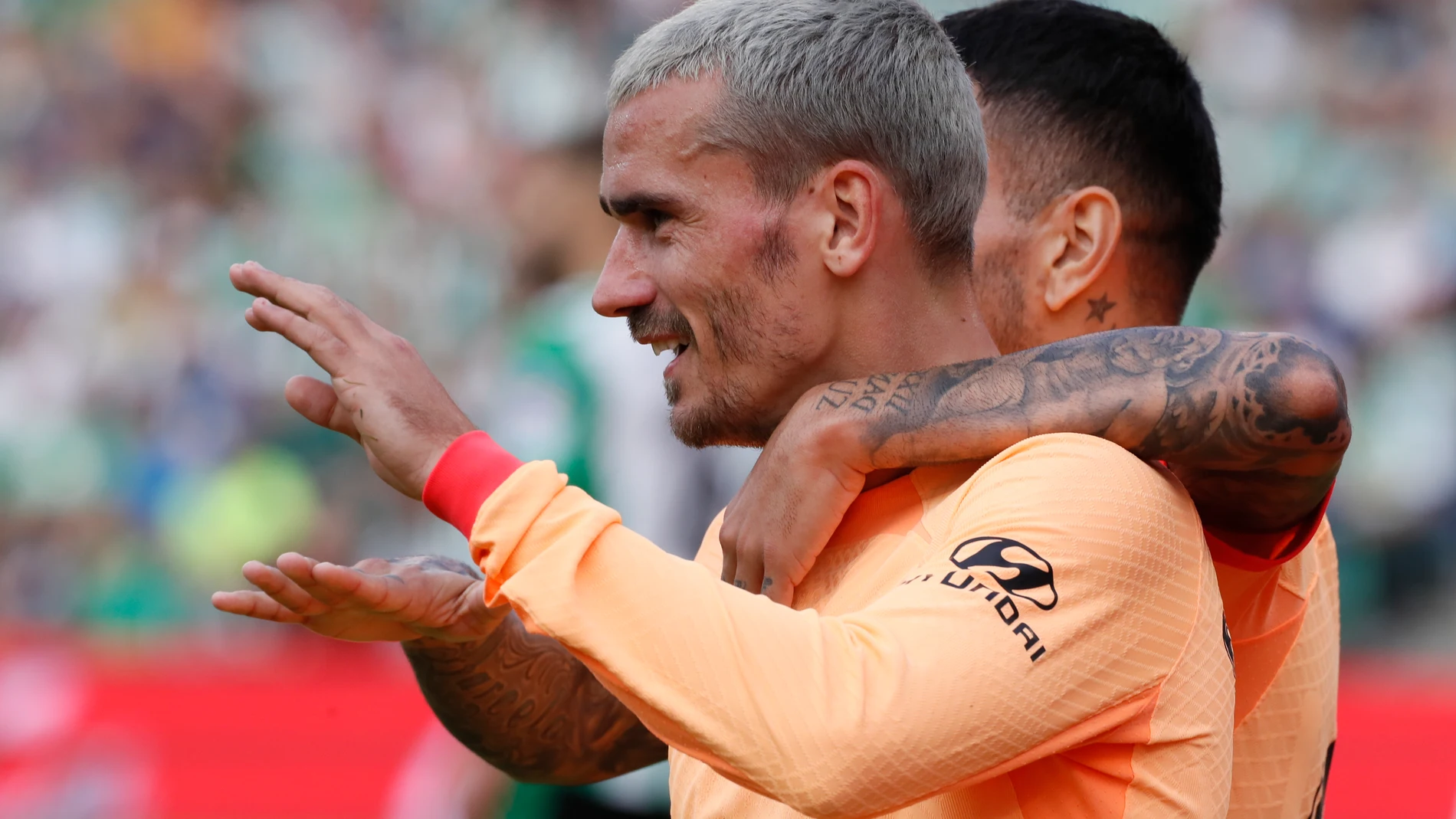 Griezmann celebra su espectacular gol al Betis