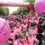 Celebración de la VIII Carrera solidaria de la Mujer Contra el Cáncer de Mama, organizada por la Asociación Leonesa de Mujeres Operadas de Cáncer de Mama