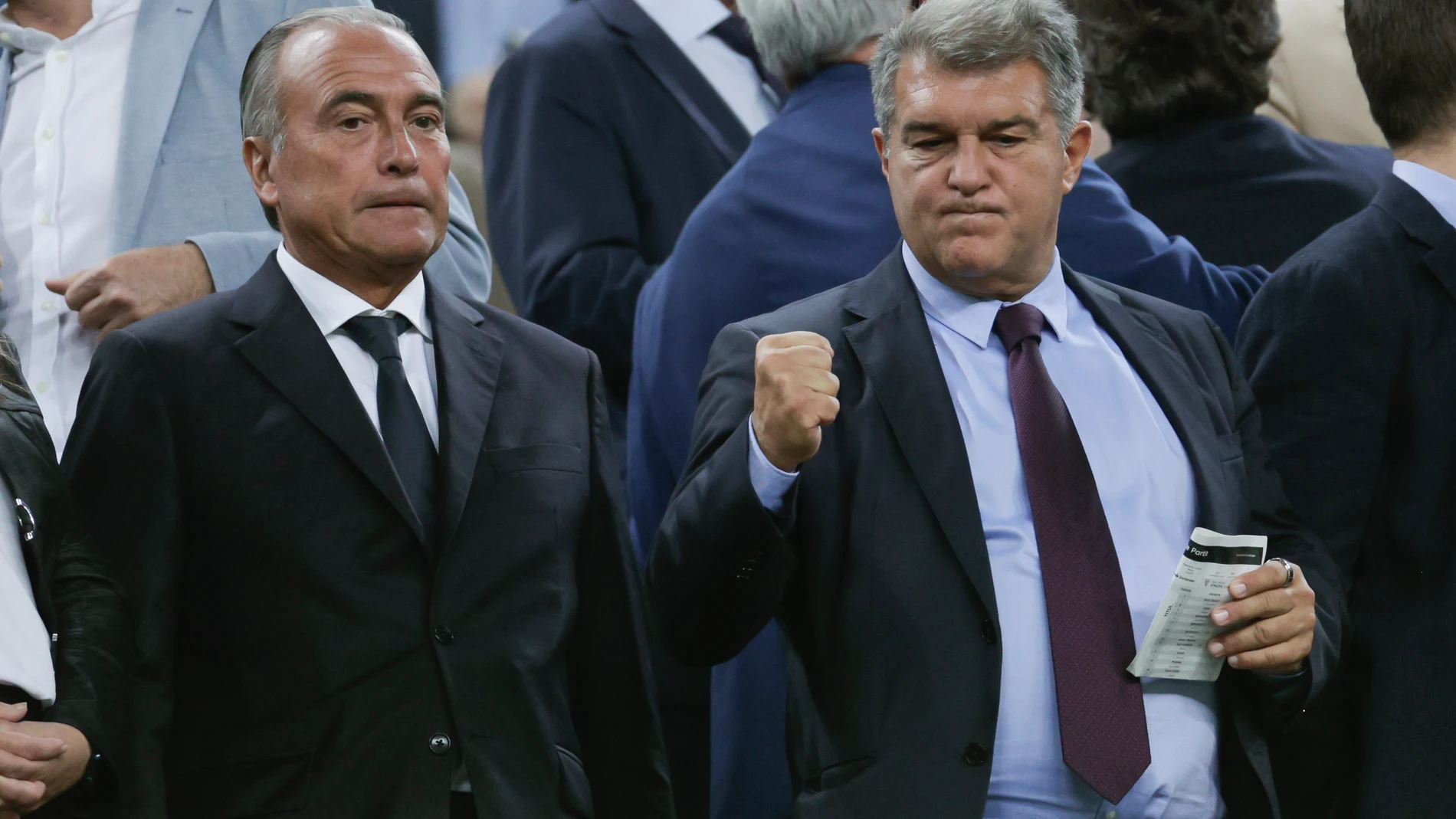 El presidente del FC Barcelona, Joan Laporta, celebra uno de los goles de su equipo