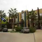 Entrada Centro Comercial La Ermita