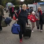 Habitantes evacuados de Jersón llegan a la ciudad rusa de Anapa