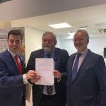 El exdirector general de la ONCE, Miguel Durán (centro), en la presentación de su candidatura para presidir el ICAM