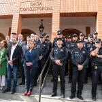 Las autoridades, durante los cinco minutos de silencio en homenaje a las víctimas y en apoyo a sus familias