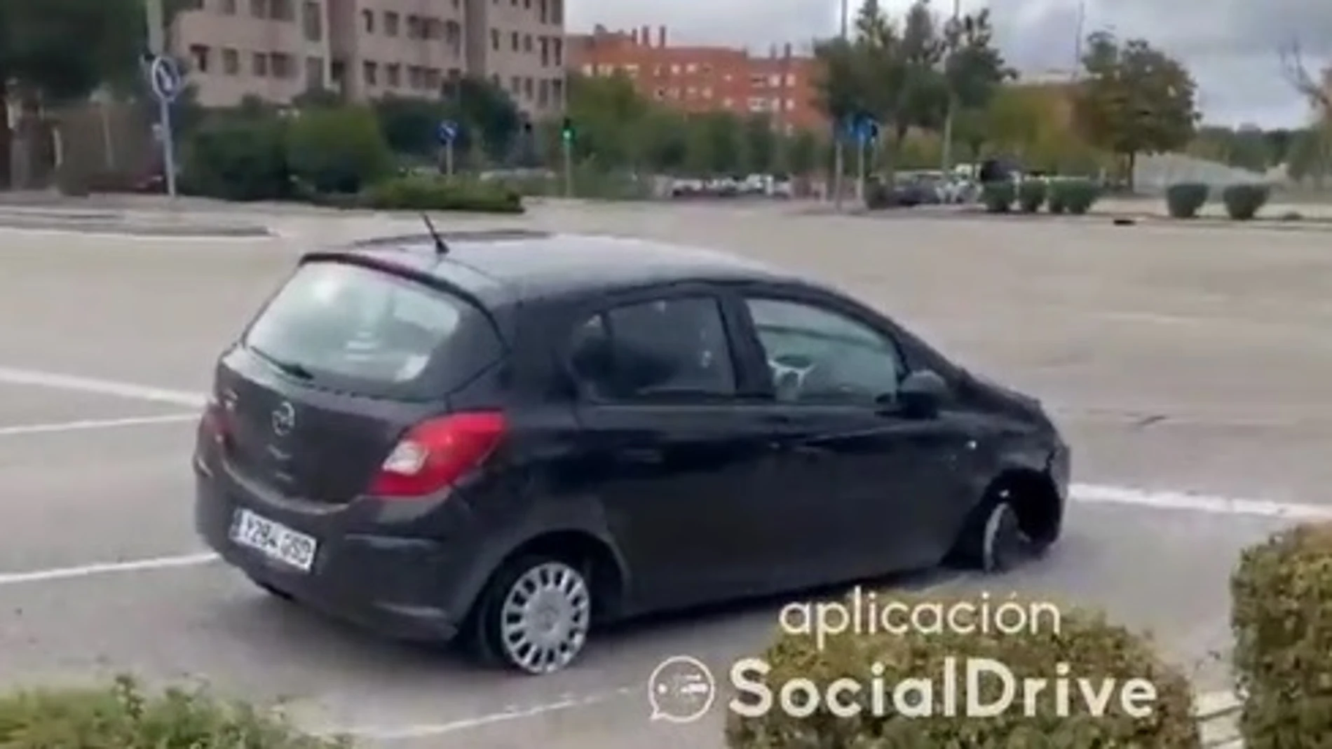 Interceptan a una mujer que circuló 7 kilómetros en dirección contraria por la M-40 con dos ruedas pinchadas