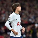 Bryan Gil con el Tottenham.