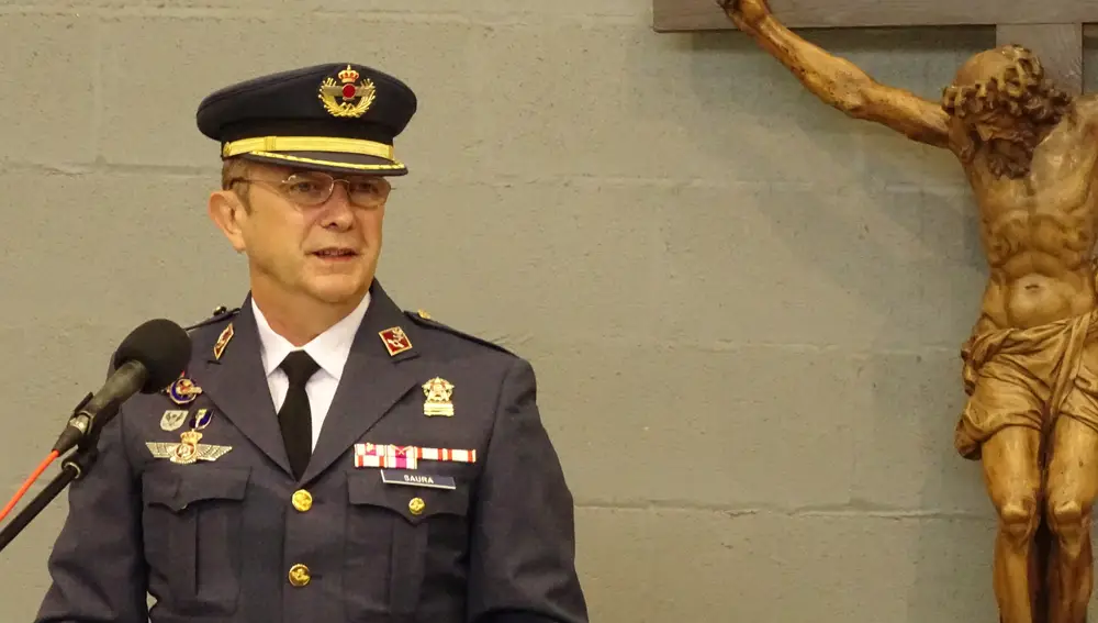 El Teniente Coronel Saura de la Academia Básica del Aire en León durante su lección magistral en Peñacorada