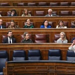 La ministra de Igualdad, Irene Montero, durante la sesión de control al Gobierno celebrada este miércoles en el Congreso. EFE/Fernando Villar
