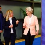La primera ministra italiana, Giorgia Meloni, junto a la presidenta de la Comisión, Ursula von der Leyen