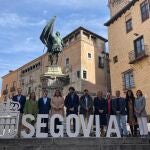Foto de familia de los representantes de las instituciones y entidades que apoyan la candidatura de Segovia para acoger la sede de la Agencia de Inteligencia Artificial