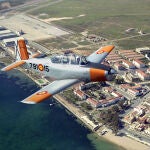 Un piloto de la Academia General del Aire con base en San Javier