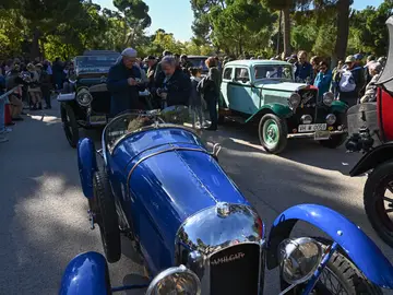 El Retiro se llena de coches clásicos de la mano de Veteran Car Club El Retiro se llena de coches clásicos de la mano de Veteran Car Club