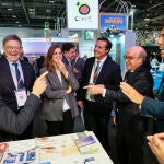 El president de la Generalitat, Ximo Puig,en la imagen junto a Francesc Colomer, Sandra Gómez, Herick Campos, Toni Mayor y Carlos Mazón, asisten a la feria de turismo World Travel Market de Londres