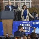El presidente de Estados Unidos, Joe Biden, y la gobernadora de Nueva York, Kathy Hochul