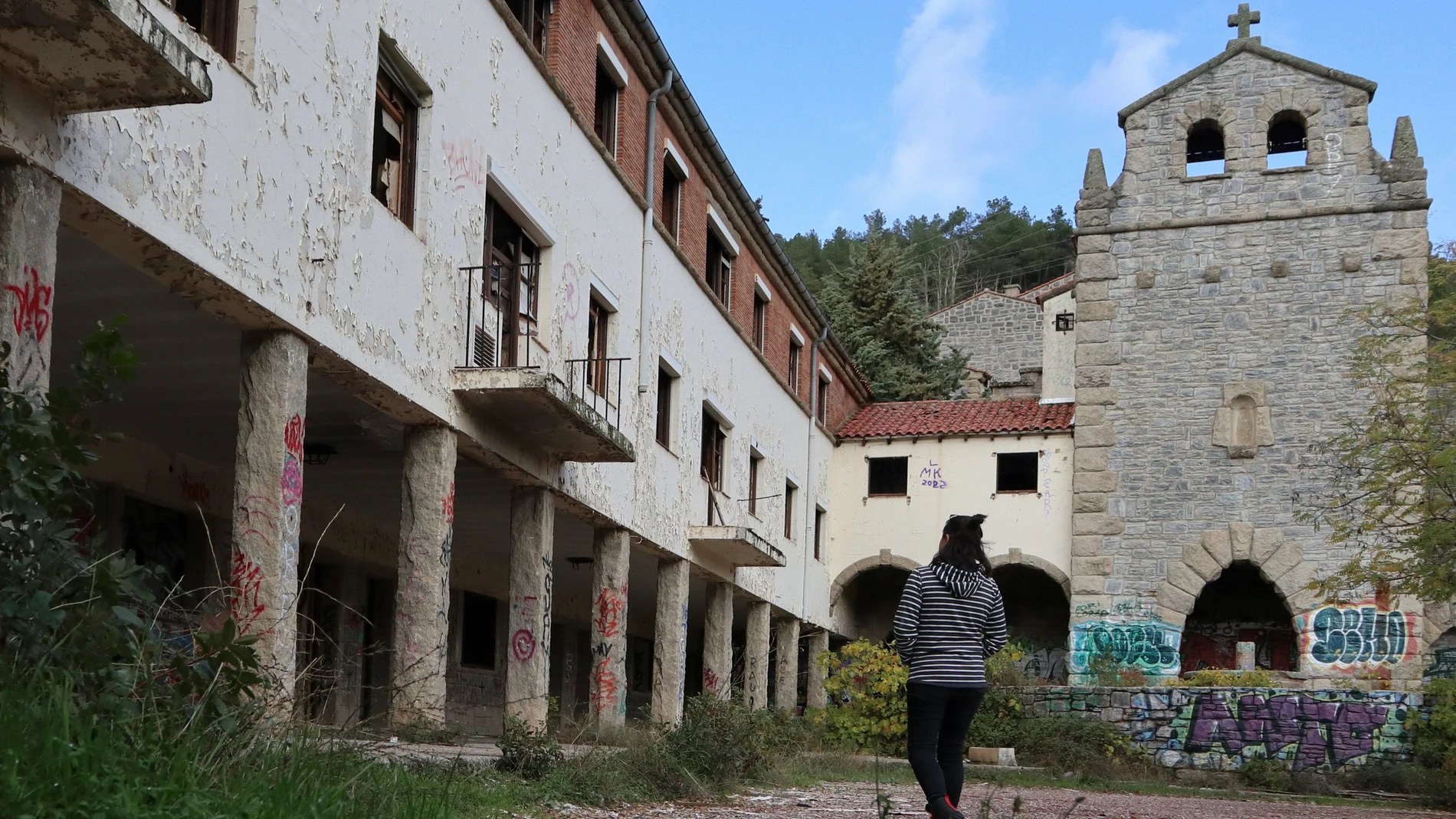 Vista del antiguo poblado del Salto de Castro, que lleva más de tres décadas deshabitado