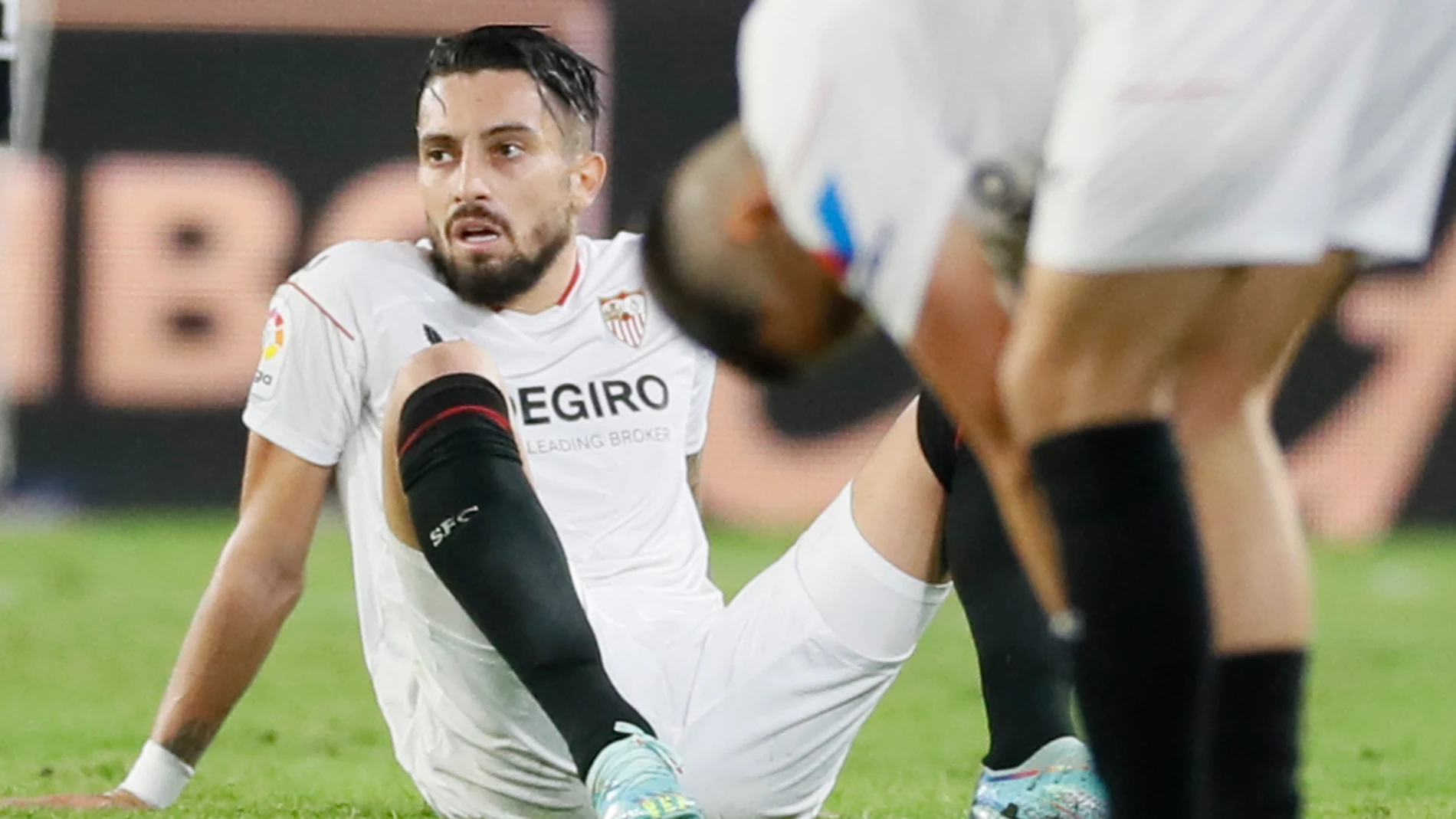 Álex Telles, al término del partido de Liga en Primera División que Sevilla FC y Real Sociedad han disputado en el Ramón Sánchez-Pizjuán