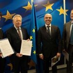 García-Gallardo y Gerardo Dueñas junto a Buxadé y Janusz Wojciechowski en Bruselas