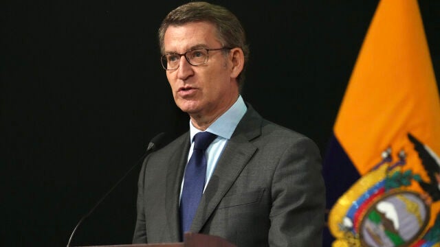 QUITO (ECUADOR), 10/11/2022.-El presidente del Partido Popular, Alberto Núñez Feijóo, pide que las Cumbres Iberoamericanas sirvan para afianzar las democracias y se compromete a priorizar las relaciones con Latinoamérica en el discurso que ofrece en la Universidad de Las Américas de Quito, durante su visita a Ecuador como parte de su gira por Sudamérica. EFE/ PP/David Mudarra SOLO USO EDITORIAL/SOLO DISPONIBLE PARA ILUSTRAR LA NOTICIA QUE ACOMPAÑA (CRÉDITO OBLIGATORIO)