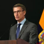 QUITO (ECUADOR), 10/11/2022.-El presidente del Partido Popular, Alberto Núñez Feijóo, pide que las Cumbres Iberoamericanas sirvan para afianzar las democracias y se compromete a priorizar las relaciones con Latinoamérica en el discurso que ofrece en la Universidad de Las Américas de Quito, durante su visita a Ecuador como parte de su gira por Sudamérica. EFE/ PP/David Mudarra SOLO USO EDITORIAL/SOLO DISPONIBLE PARA ILUSTRAR LA NOTICIA QUE ACOMPAÑA (CRÉDITO OBLIGATORIO)