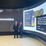 Ignacio Navarro, subdirector general y director territorial Norte del Banco Sabadell y Lourdes Martínez Zabala, consejera delegada de Familia Martínez Zabala)