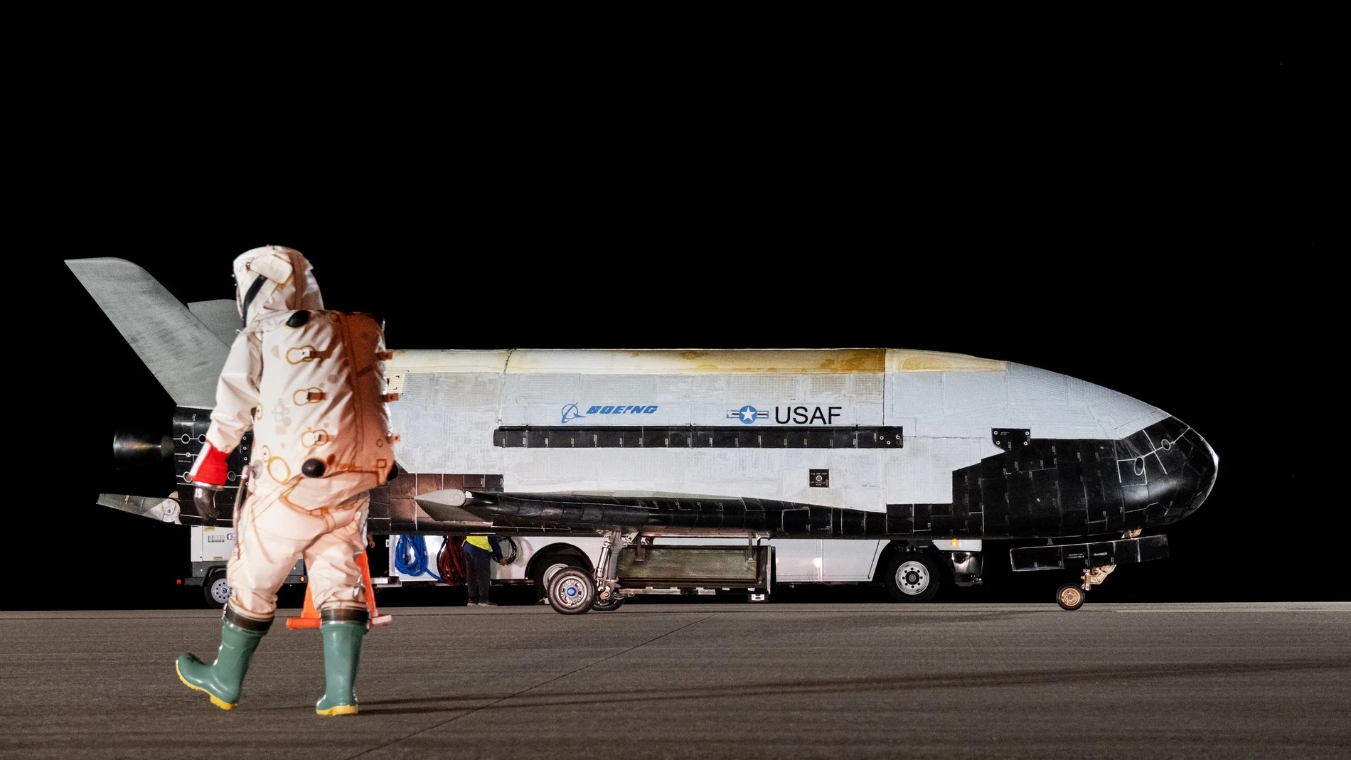 El X-37B tras regresar de su última misión.