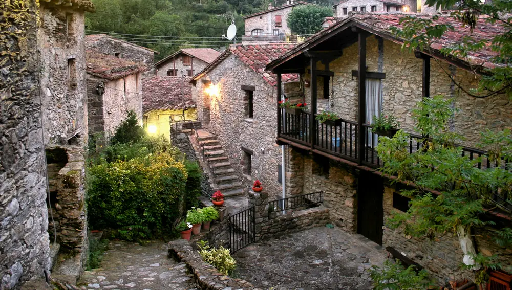 Una vista de Beget, donde la piedra se convierte en su señal de identidad