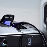 Un coche eléctrico de Honda en plena carga