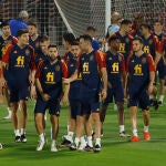 DOHA, 18/11/2022.- Los jugadores de la selección española de fútbol participan en el entrenamiento de este viernes en Doha, Catar. EFE/JuanJo Martín