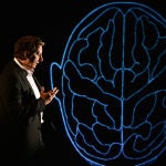 Con "887", Robert Lepage completa una pieza con muchos tintes autobiográficos