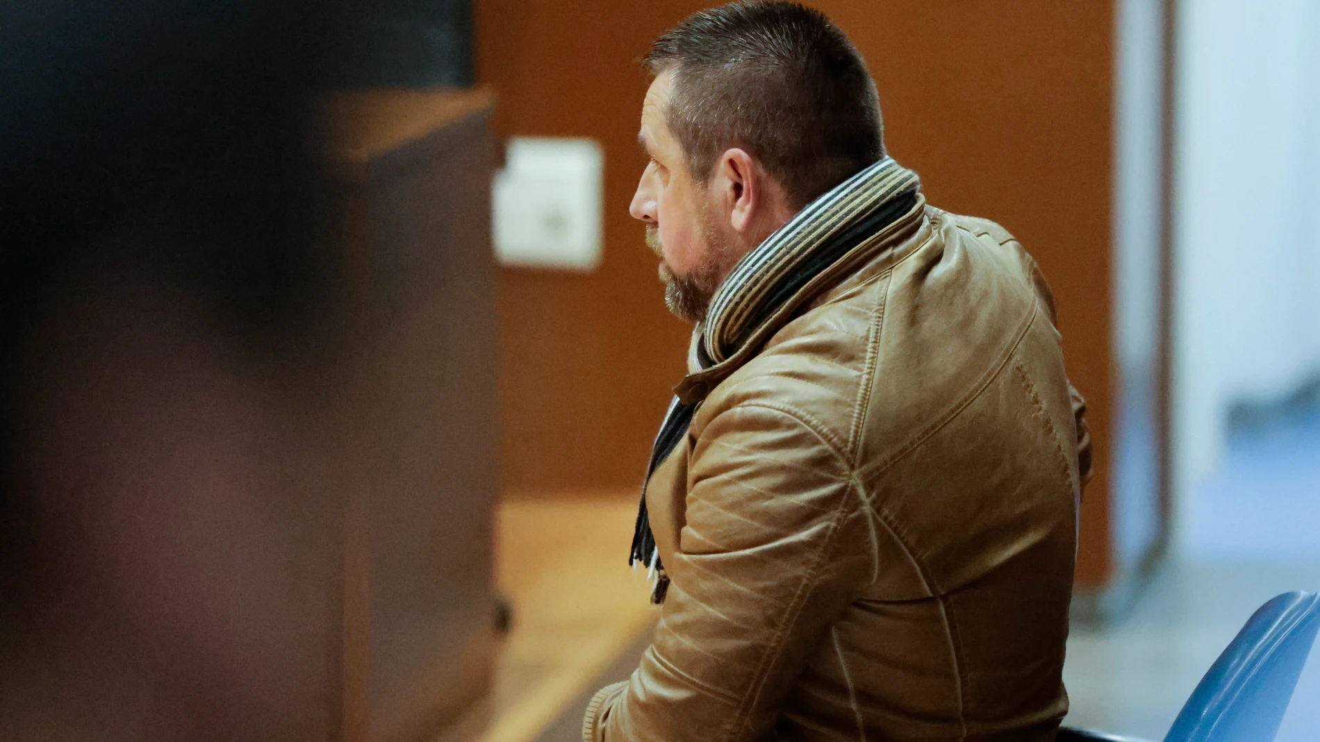 A CORUÑA, 22/11/2022.- José Enrique Abuín Gey alias 'El Chicle', culpable del asesinato de Diana Quer, se sienta en el banquillo de los acusados por una supuesta agresión sexual a su cuñada en enero de 2005 durante el primer día de juicio este martes en A Coruña. EFE/Cabalar