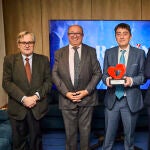 ASEDEF entrega el premio a Sergio Alonso, director del suplemento “A tu Salud” y director adjunto de La Razón