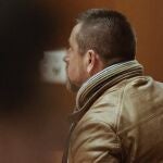 A CORUÑA, 22/11/2022.- José Enrique Abuín Gey alias 'El Chicle', culpable del asesinato de Diana Quer, se sienta en el banquillo de los acusados por una supuesta agresión sexual a su cuñada en enero de 2005 durante el primer día de juicio este martes en A Coruña. EFE/Cabalar