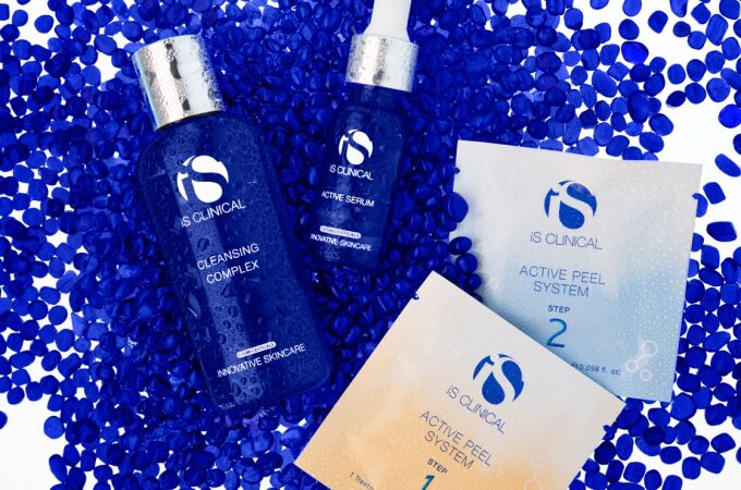 Kit Active Glow Collection de iS Clinical.