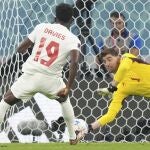 Courtois pudo con Davies en el cara a cara desde el punto de penalti en el Bélgica - Canadá