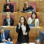La vicepresidenta, Aitana Mas, interviene en la sesión de control en Les Corts